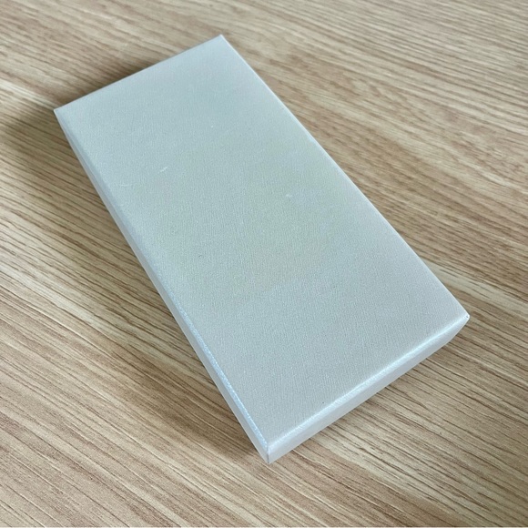 Purple Stone Face Roller Gua Sha - Picture 6 of 7